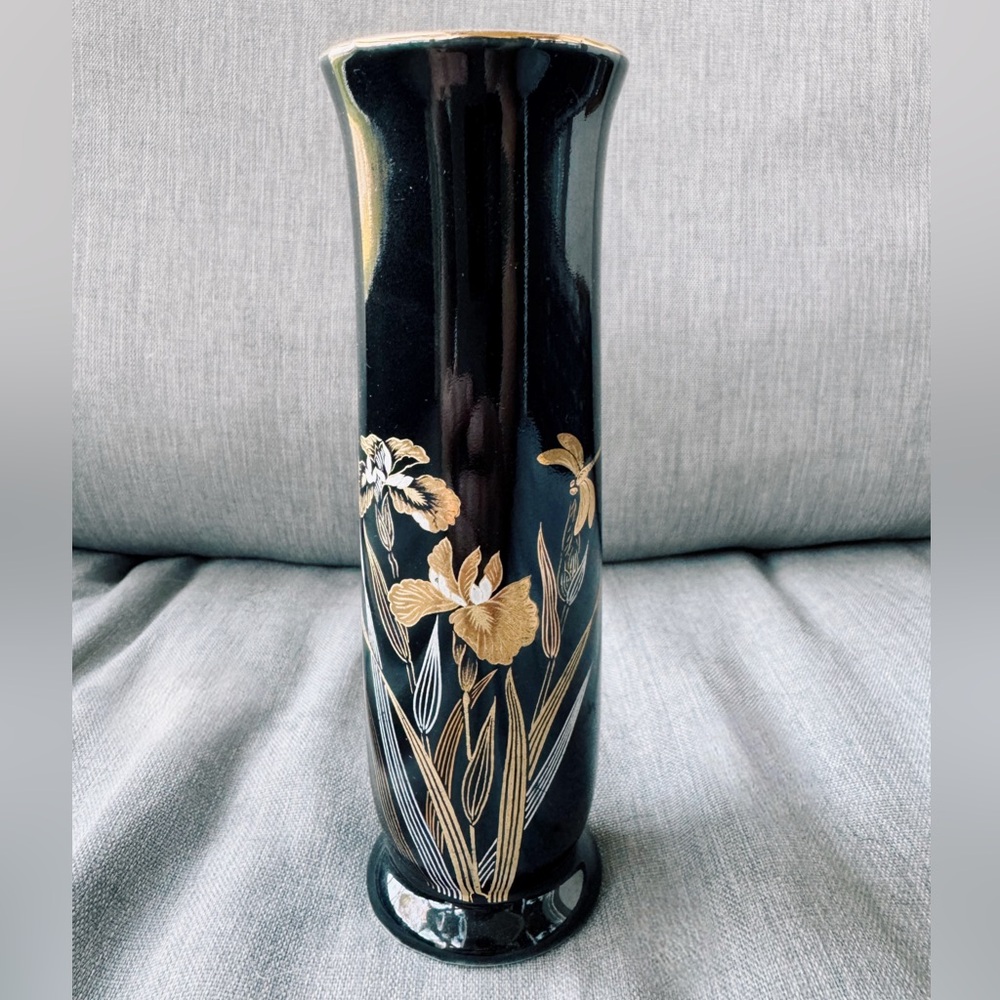 ✨ Vintage Black Porcelain Footed Gold Iris Vase